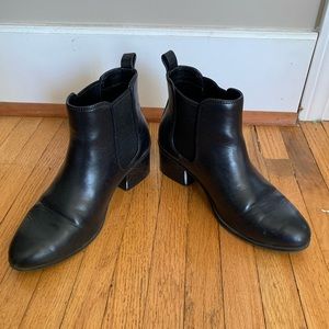 Black ankle boots size 6